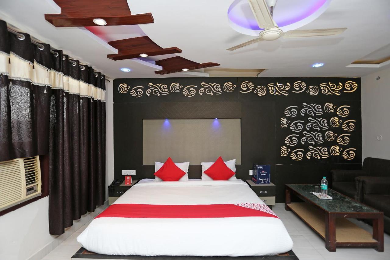 OYO 4956 Hotel Maharaja Palace Kanpur Bagian luar foto