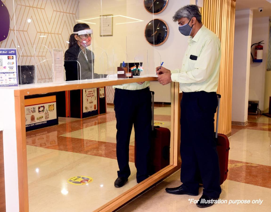 OYO 4956 Hotel Maharaja Palace Kanpur Bagian luar foto