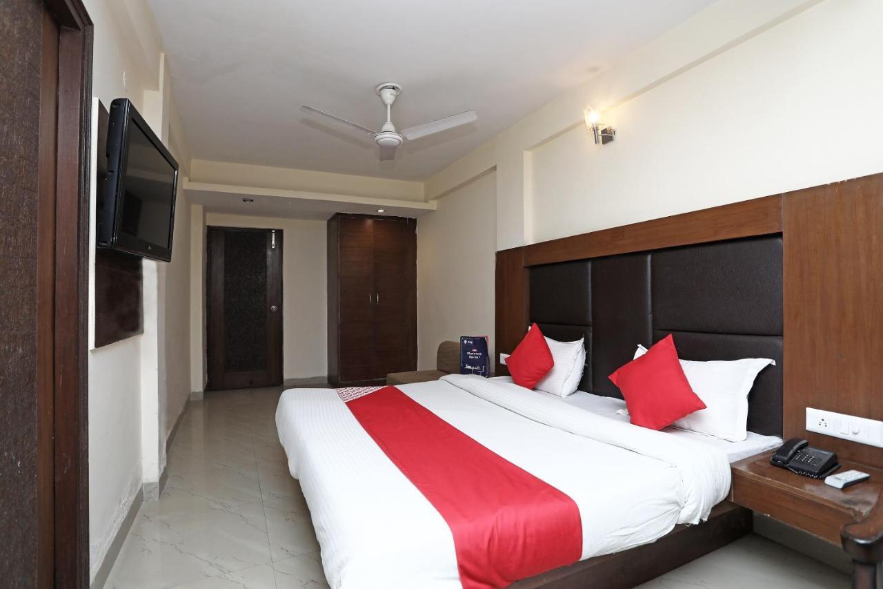 OYO 4956 Hotel Maharaja Palace Kanpur Bagian luar foto