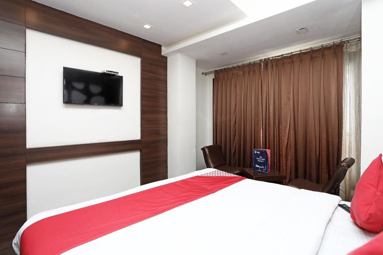 OYO 4956 Hotel Maharaja Palace Kanpur Bagian luar foto