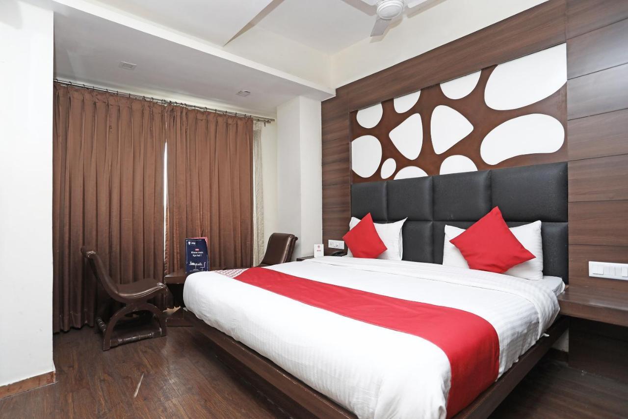 OYO 4956 Hotel Maharaja Palace Kanpur Bagian luar foto