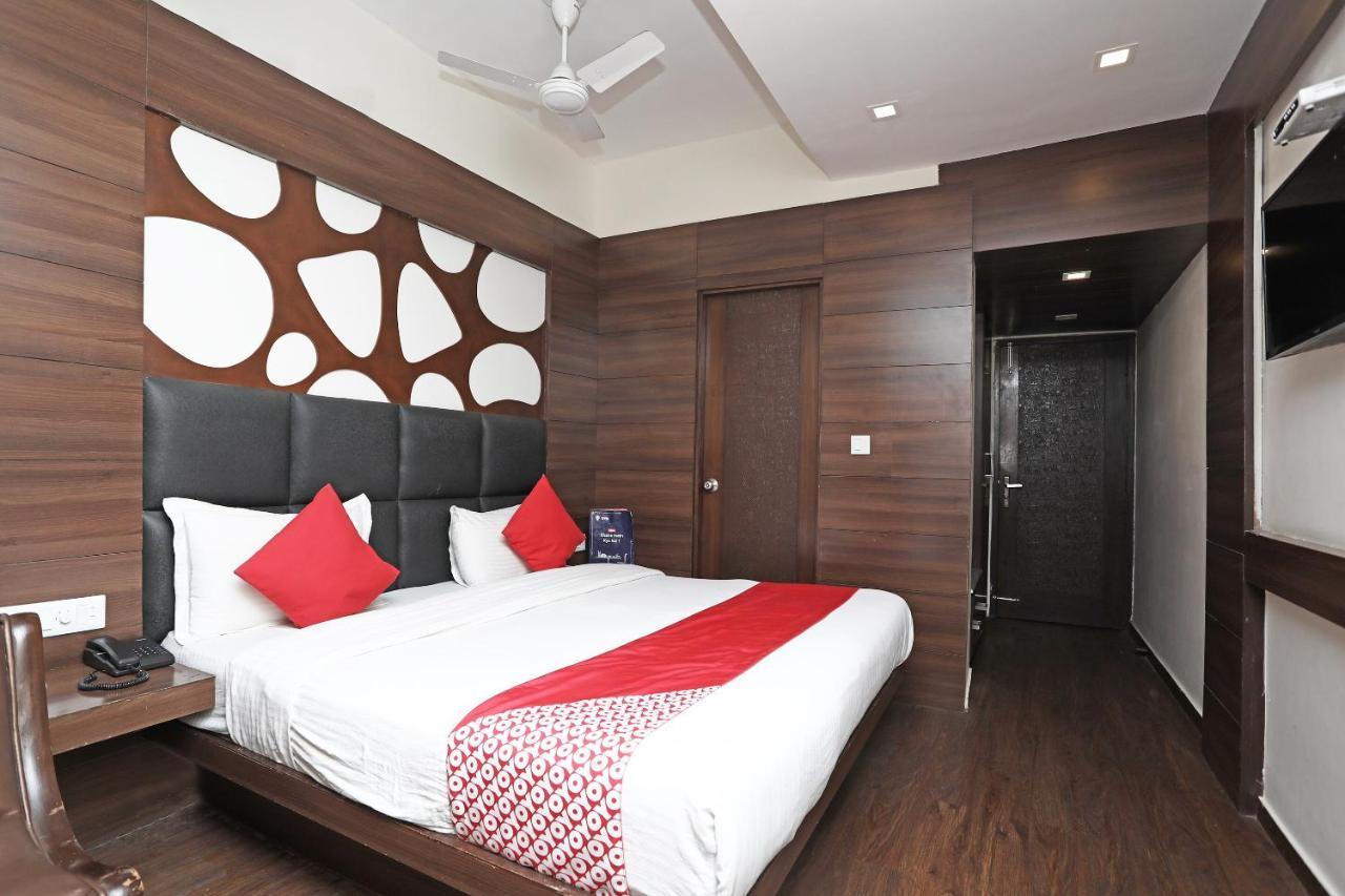 OYO 4956 Hotel Maharaja Palace Kanpur Bagian luar foto