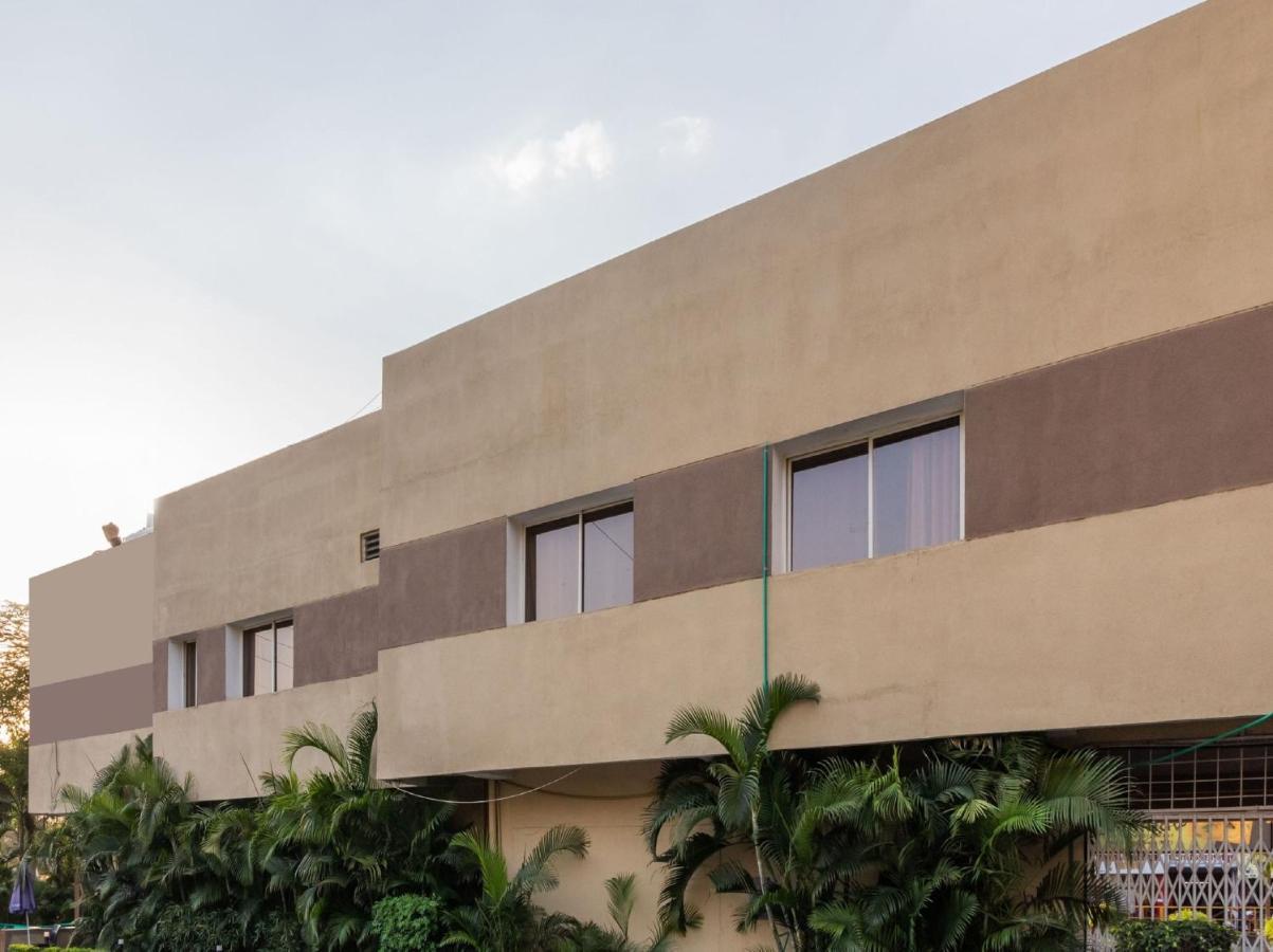 OYO 4956 Hotel Maharaja Palace Kanpur Bagian luar foto