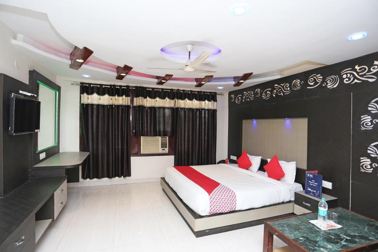 OYO 4956 Hotel Maharaja Palace Kanpur Bagian luar foto